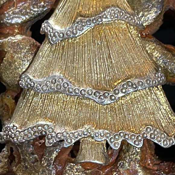 Vintage Christmas tree with garlands star on top teeny crystal wrapped around - Picture 4 of 7